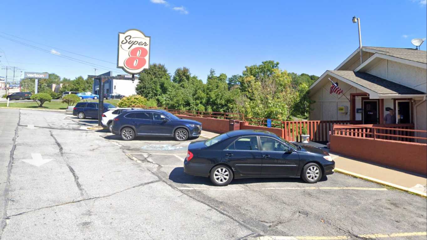 Super 8 by Wyndham PIT Airport Parking 