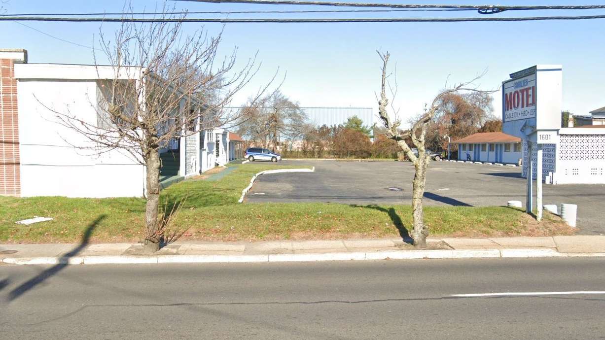 Corlies Motel - 1601 NJ-33 Garage
