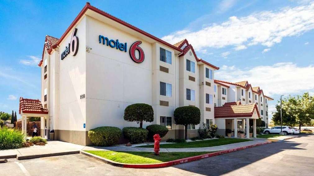 1480 Ary Ln (Motel 6) Garage