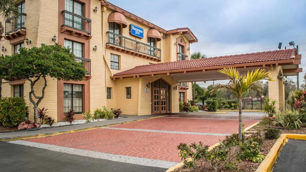 Rodeway Inn Port of Tampa Cruise Parking