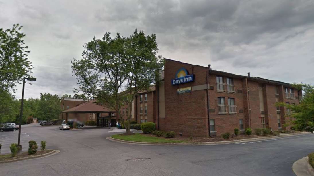 Days Inn RDU Airport Parking