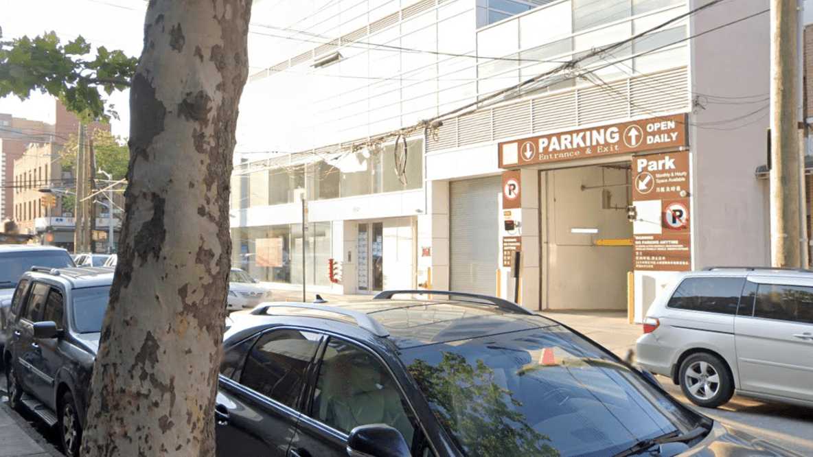 5521 8th Ave Garage