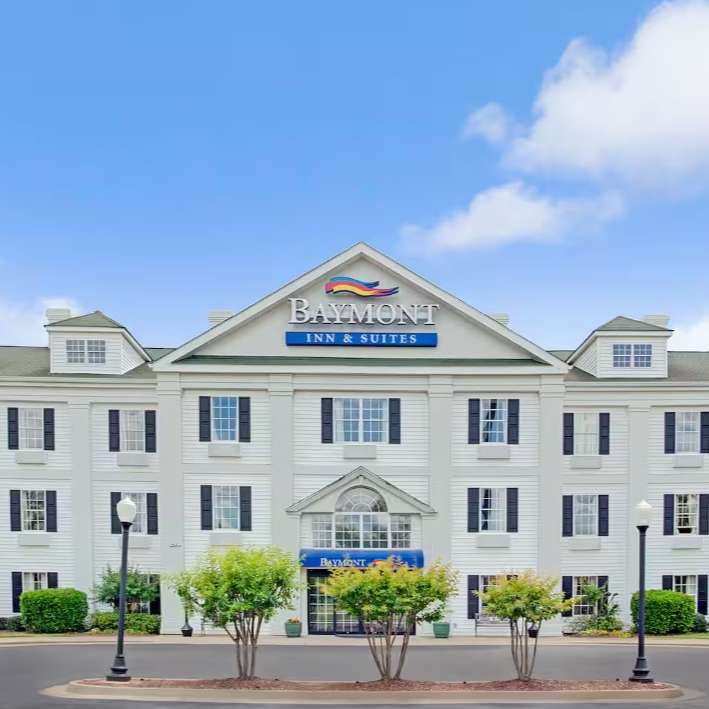 Baymont by Wyndham JAN Airport Parking