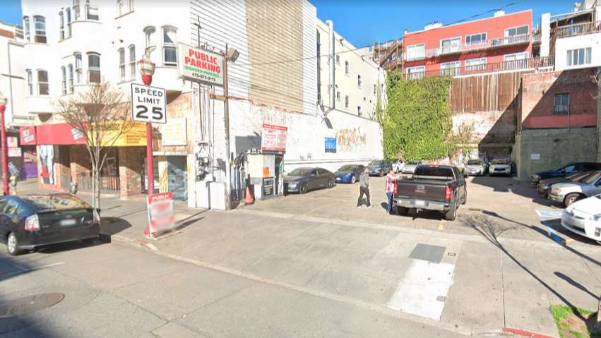 530 Broadway St Garage