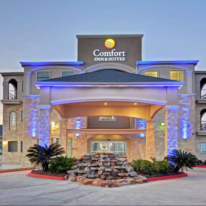 Comfort Inn & Suites GLS Airport Parking
