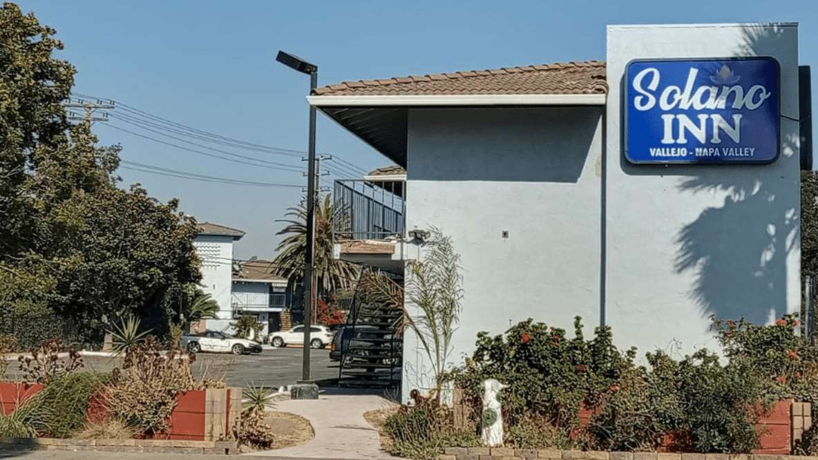 4 Mariposa St (Solano Inn) Garage