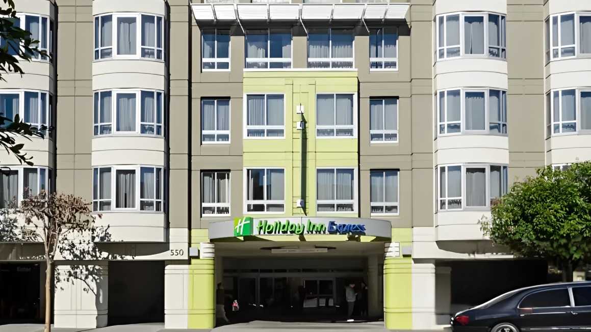 550 North Point St. - Holiday Inn Express Valet Garage