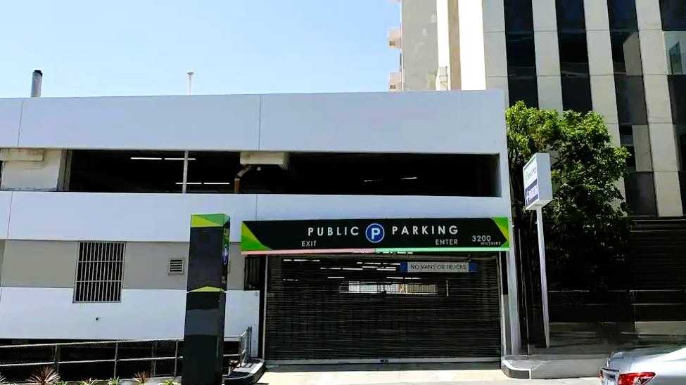 3200 Wilshire Blvd Parking