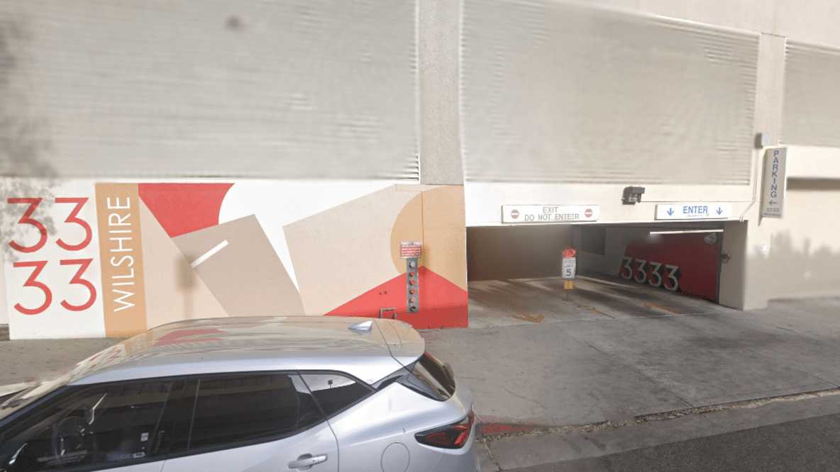 3333 Wilshire Blvd parking