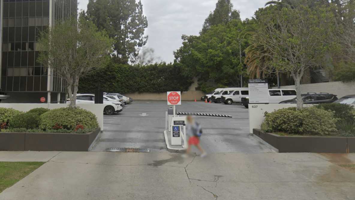 4311 Wilshire Blvd Parking