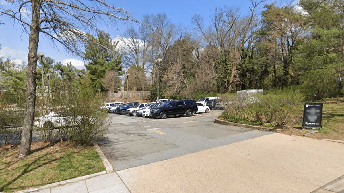 4817 U ST. NW Parking
