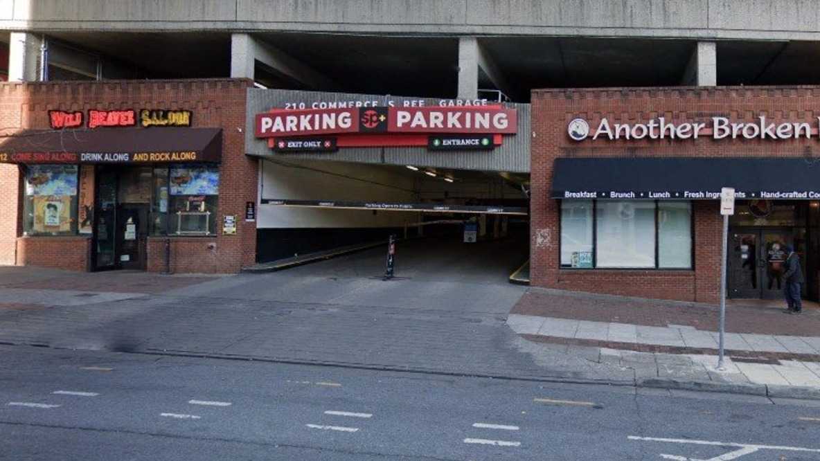 COMMERCE B Parking