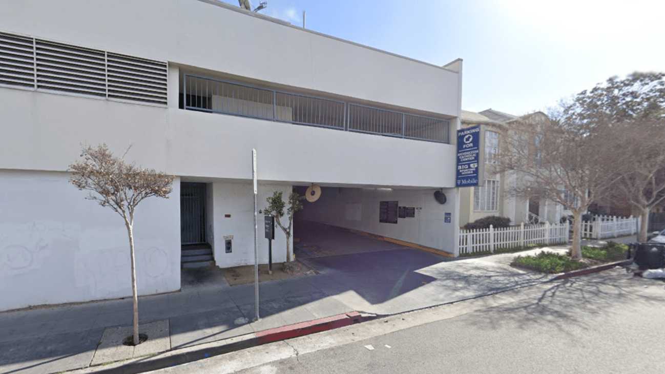 3424 Wilshire Blvd Parking