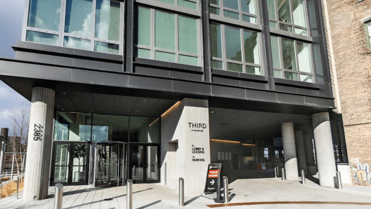 2385 THIRD AVENUE Parking