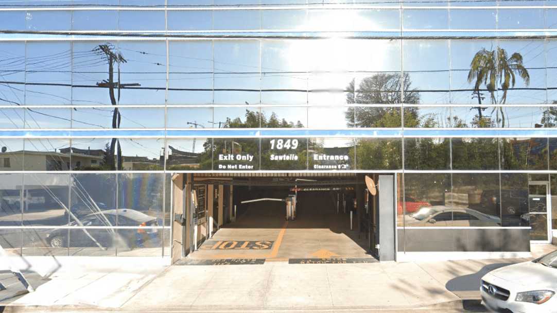 11311 Missouri Ave. (1849 Sawtelle Blvd.) - Garage