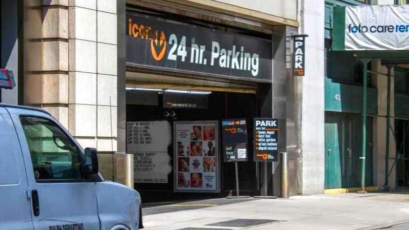 51 W 22nd St - 22nd and Sixth Parking