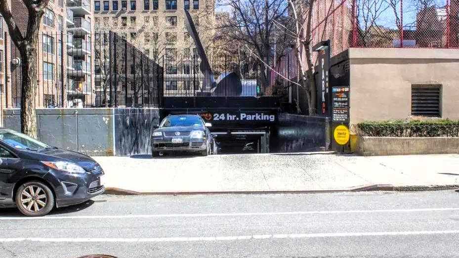 175 W 90th St. - Amsterdam Garage
