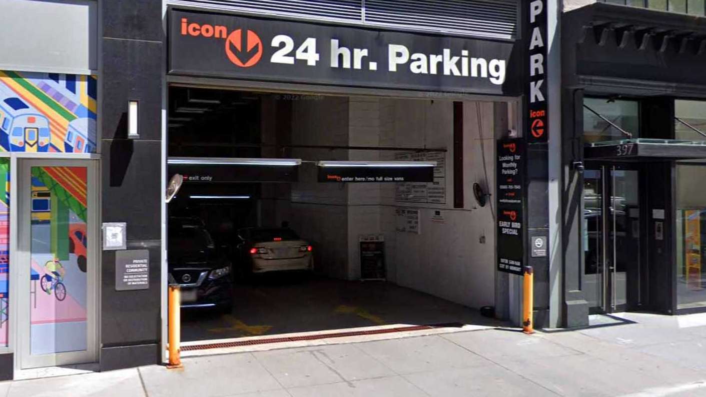 387 Bridge St.-Brooklyn Metro Parking