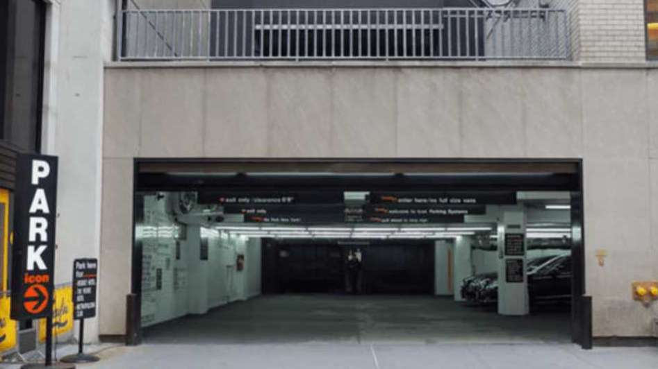 35 E 61st St.- Distinctive Parking