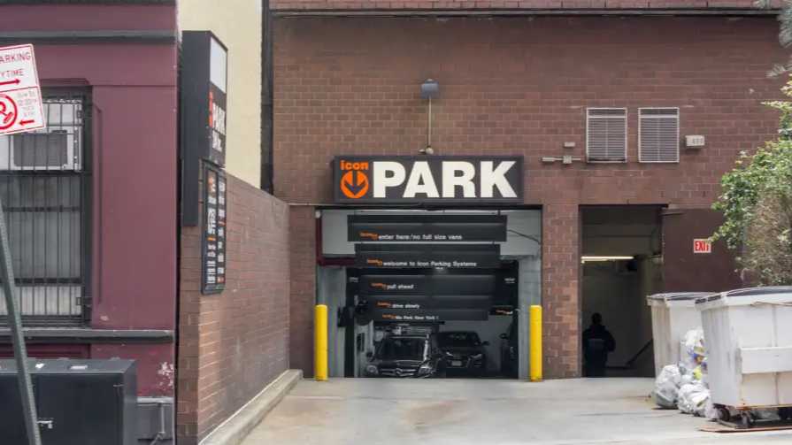 200 E 90th St.- Whitney 90 Parking