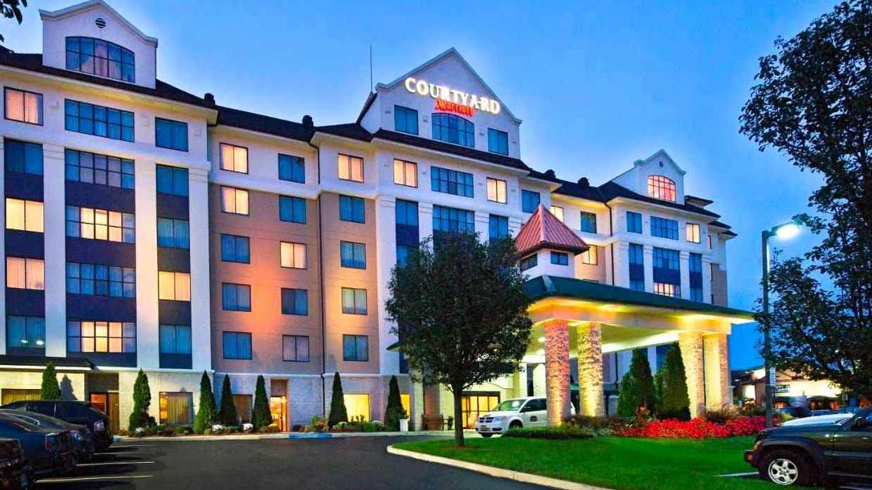 Courtyard - 5000 Express Dr S 