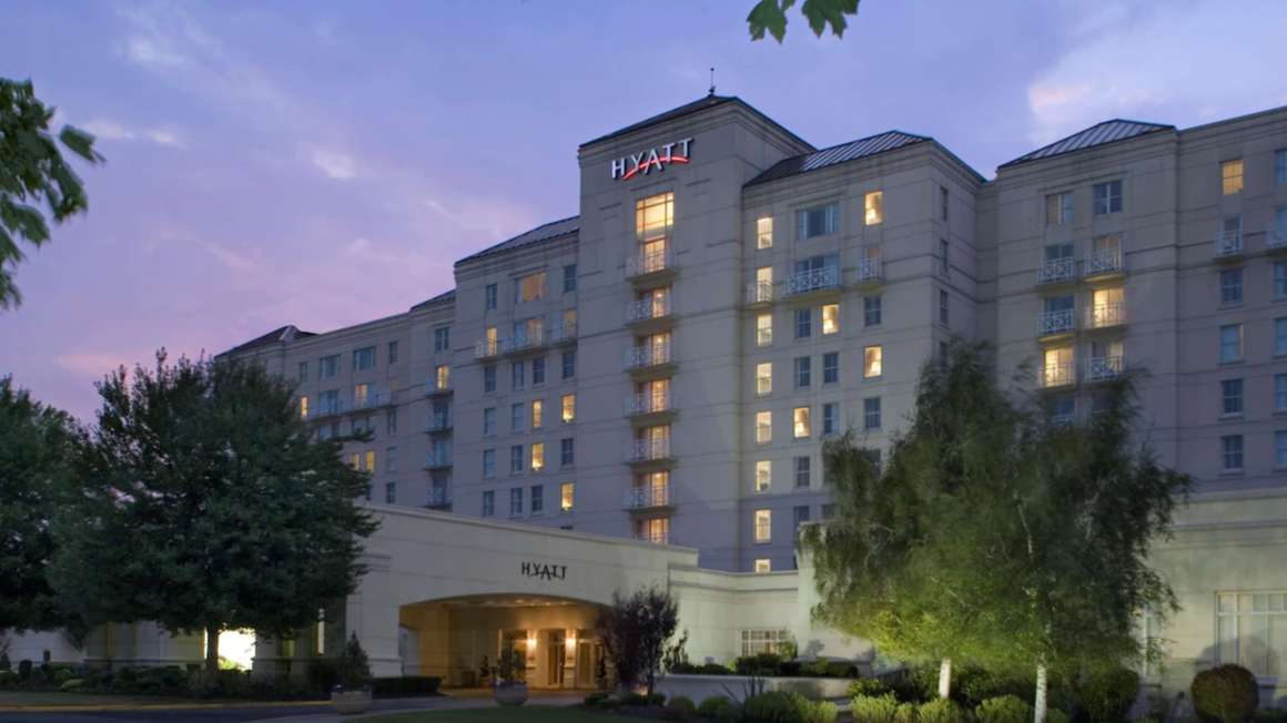Hyatt Regency Long Island - 1717 Motor Pkwy Garage