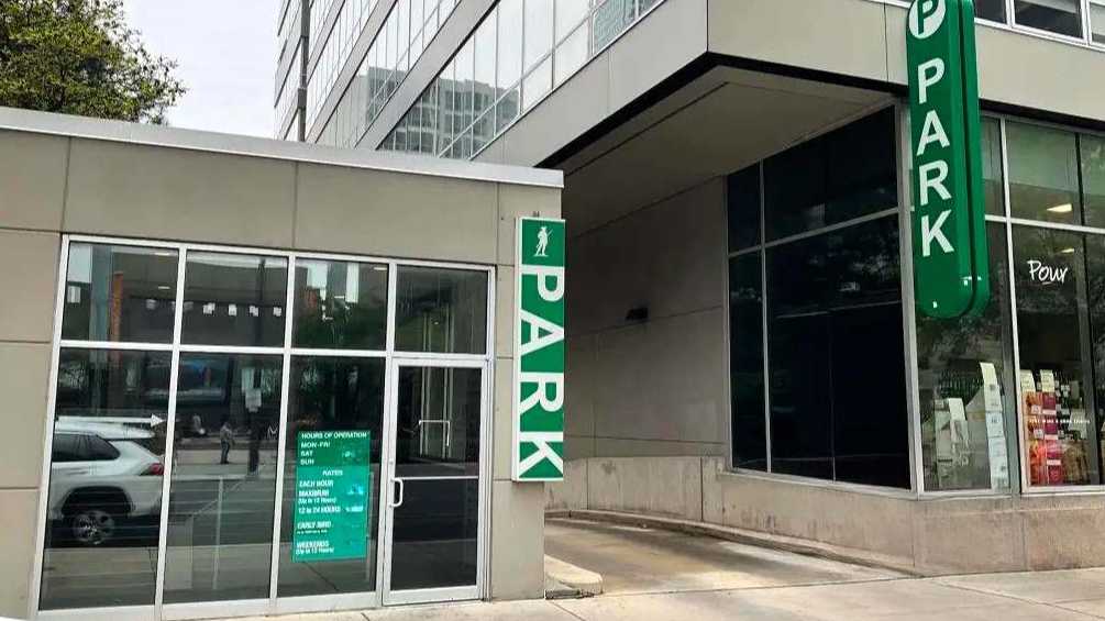 2040 Market St - Valet Garage