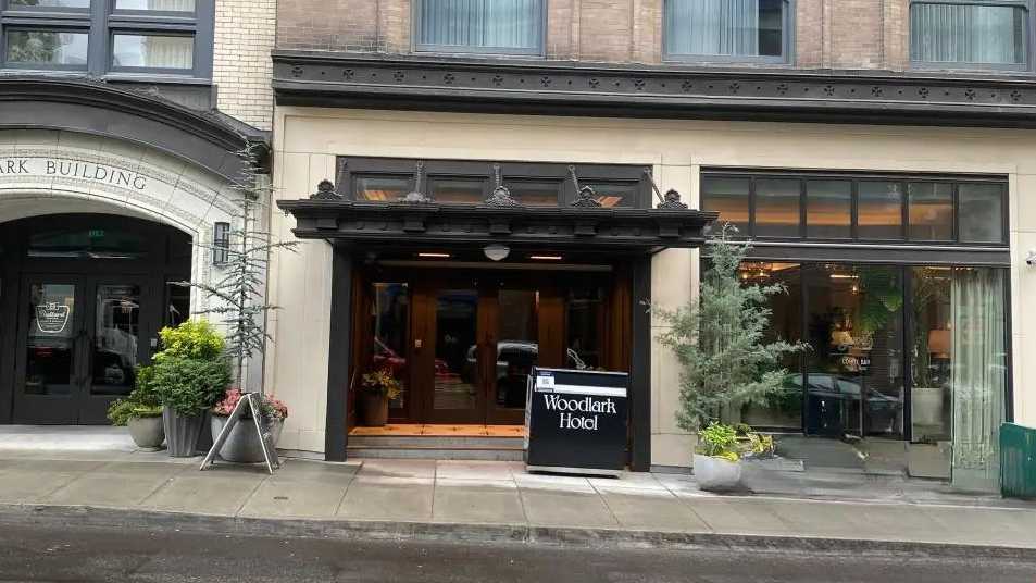 813 SW Alder St. (Woodlark Hotel) Parking