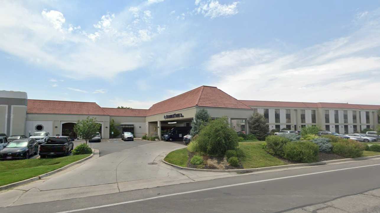 DoubleTree by Hilton SLC Airport Parking