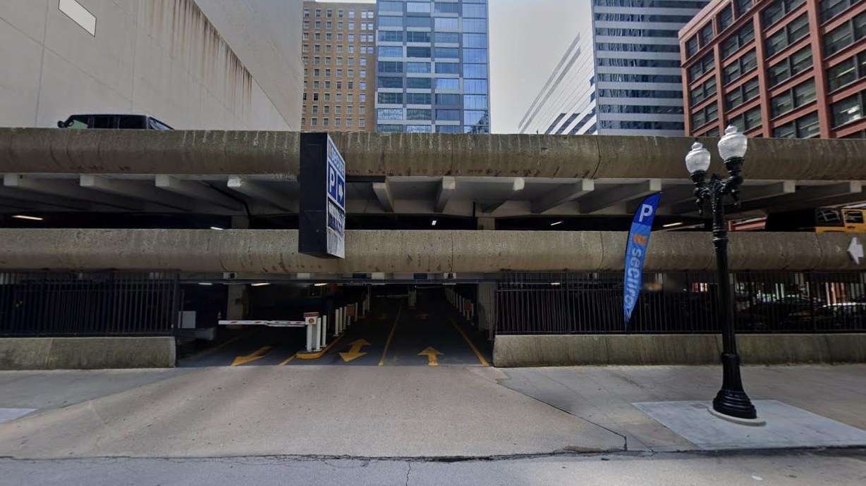 183 W Monroe St. Garage
