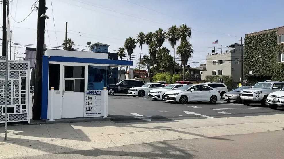 32 17th Ave Parking