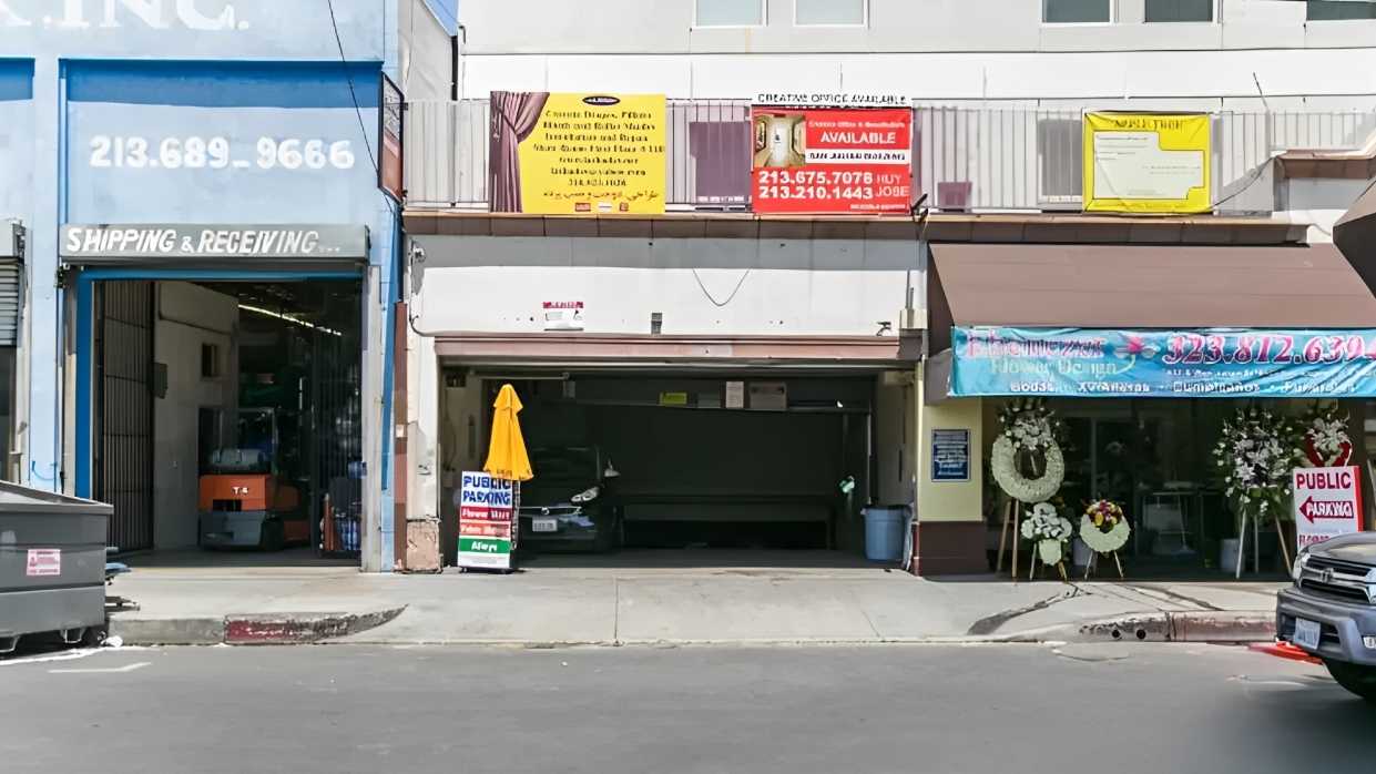 817 San Julian Street Parking