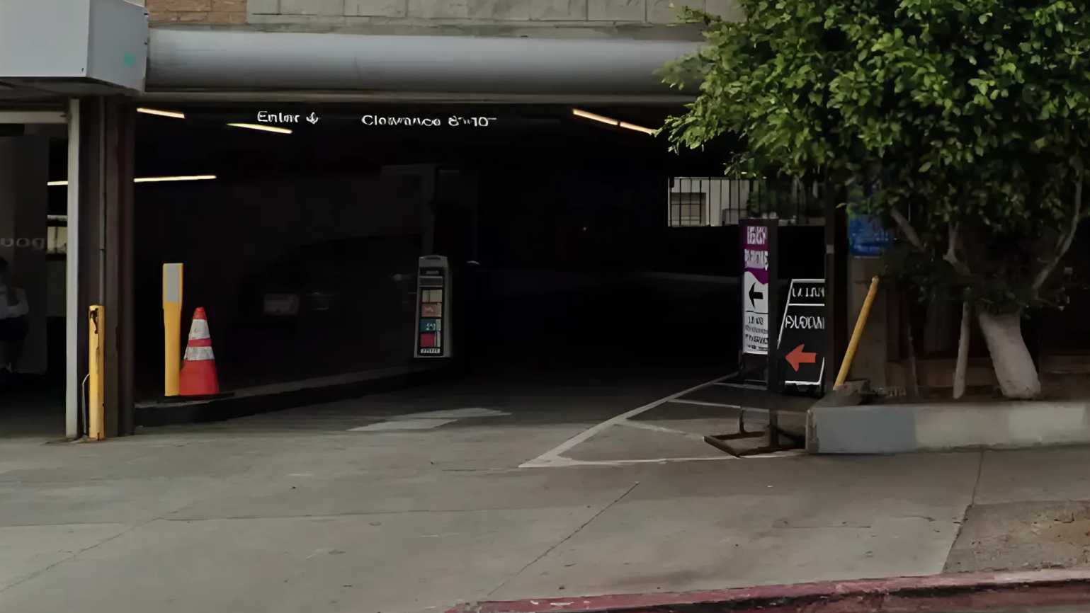 42 N Venice Blvd. - Garage