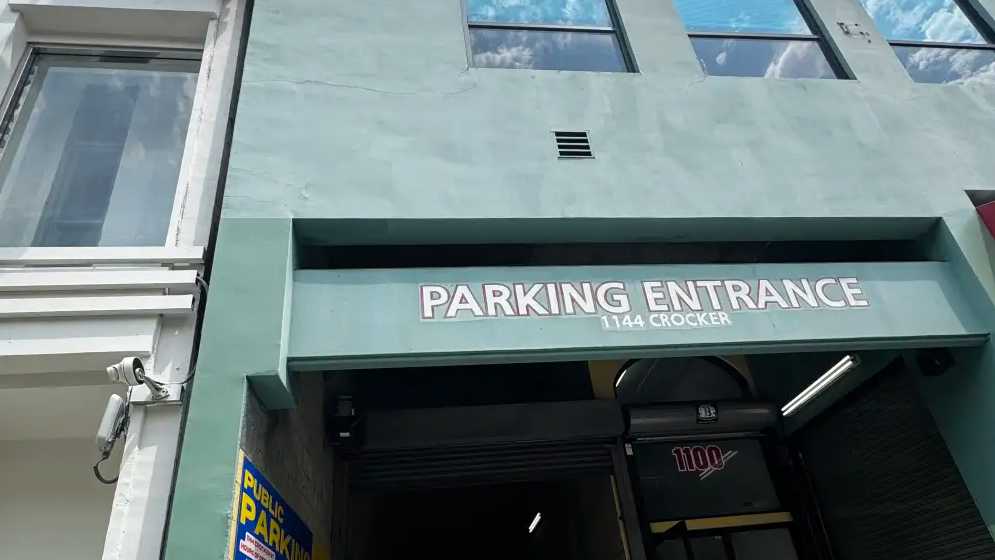 1144 Crocker St.  Garage