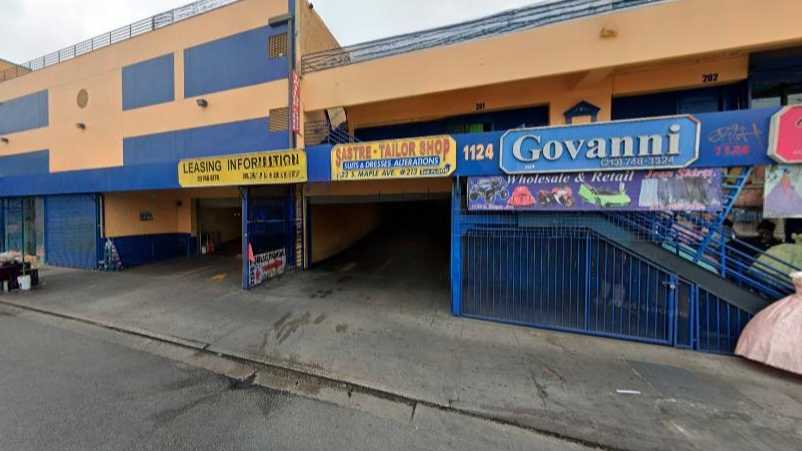 1122 S Maple Ave Parking
