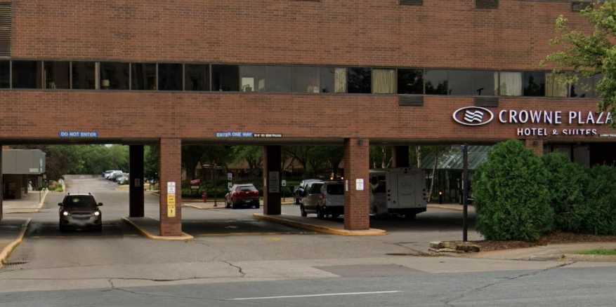 Crowne Plaza Suites MSP Airport Parking