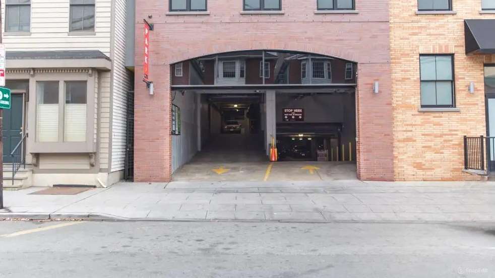 198 Van Vorst St Parking