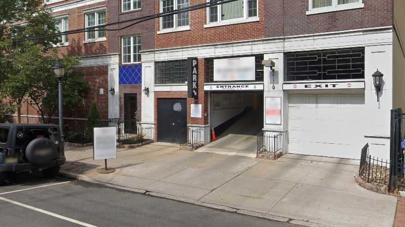 800 Jefferson Street parking