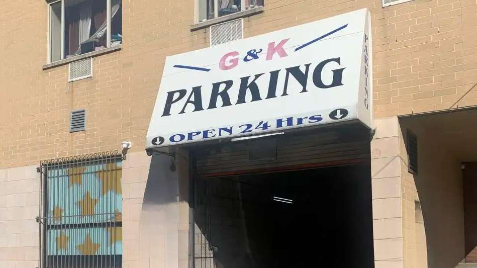 1208 Franklin Ave Parking