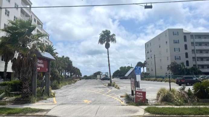 17490 Gulf Blvd Parking P2937