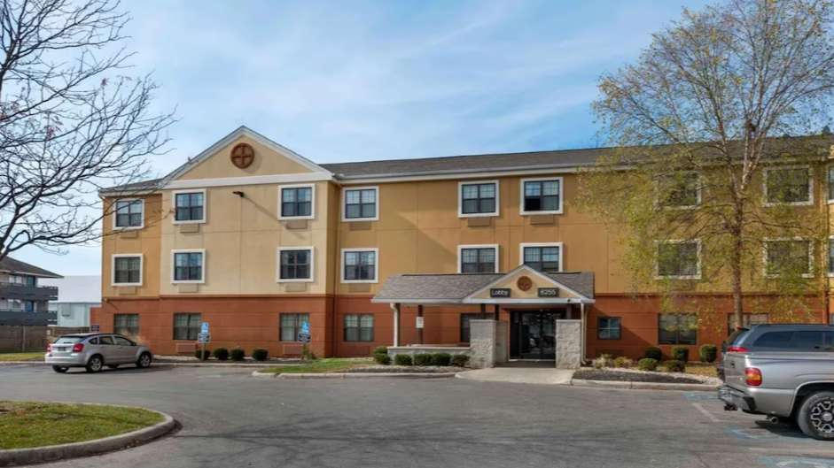 Extended Stay - 6255 Quarter Horse Dr Garage