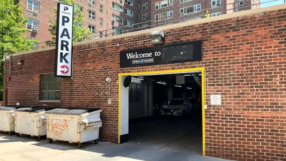 335 Cabrini Blvd. (900 W 190th St.)  Valet Garage