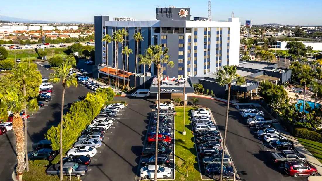 DoubleTree by Hilton Port of Long Beach Cruise Parking