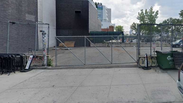 Find Best Hourly Parking Near (M) 28 10TH AVENUE Book Hourly Parking in (M) 28 10TH AVENUE