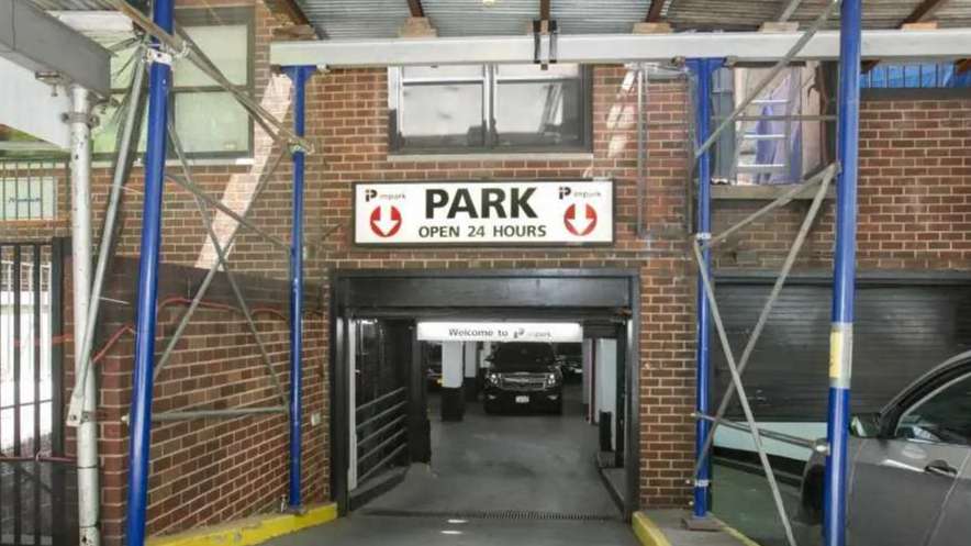 115 E 94th St Parking