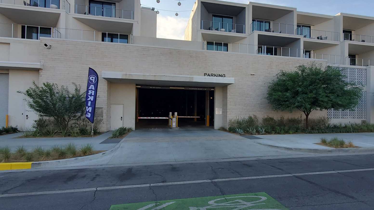 Find Best Hourly Parking Near 414 N Palm Canyon Dr parking Book Hourly Parking in 414 N Palm Canyon Dr parking