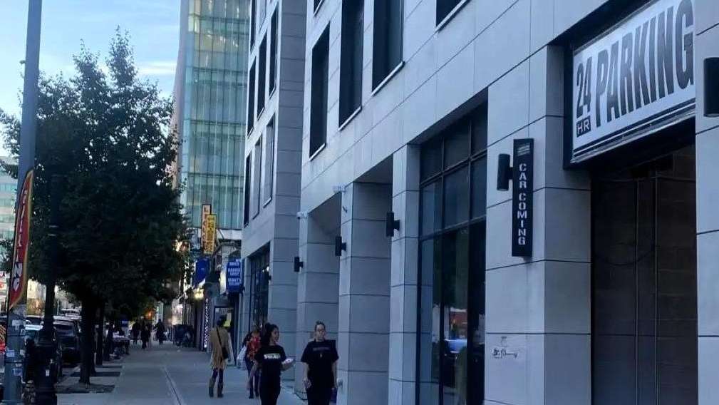 299 E 161st Parking