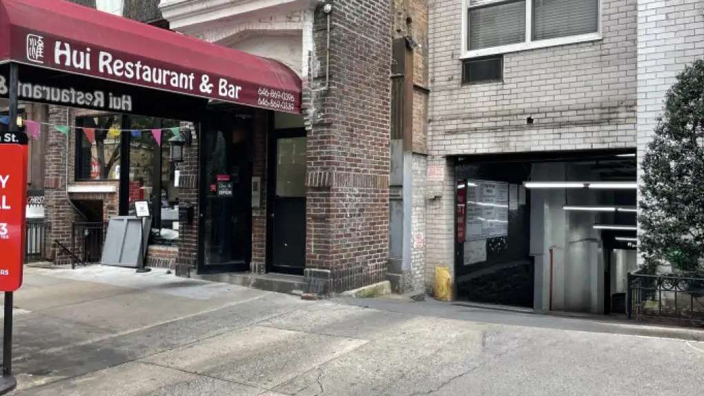 310 E 70th St Parking