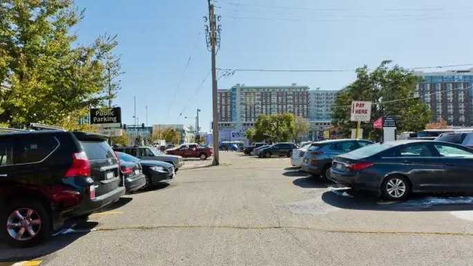 720 Park Ave Parking