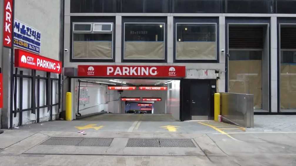 42 West 32nd Street Parking